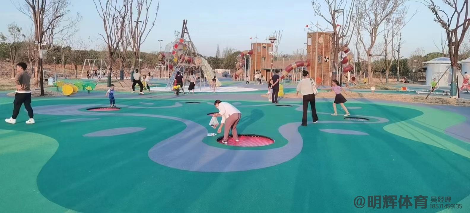 安庆公园跑道是用什么材料做成的